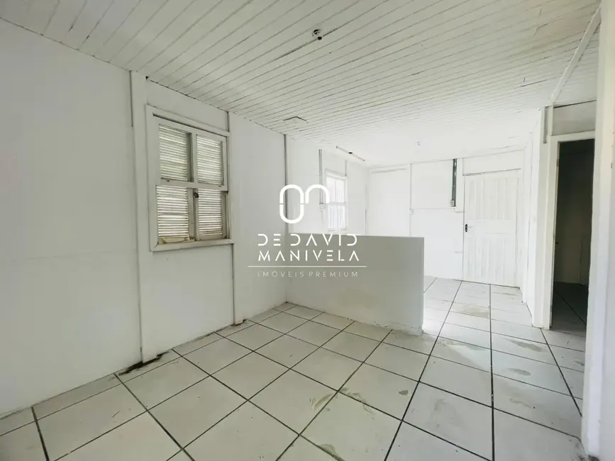 Foto 2 de Casa com 2 quartos para alugar, 40m2 em Camobi, Santa Maria - RS
