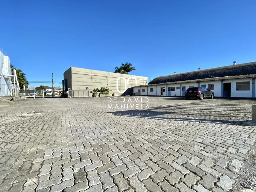 Armazém / Galpão com 3 quartos para alugar, 11800m2 em Nossa Senhora Medianeira, Santa Maria - RS - imagem 3 Foto 3 de Armazém / Galpão com 3 quartos para alugar, 11800m2 em Nossa Senhora Medianeira, Santa Maria - RS