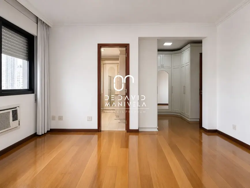 Apartamento com 3 quartos para alugar, 243m2 em Nossa Senhora Medianeira, Santa Maria - RS - imagem 7 Foto 7 de Apartamento com 3 quartos para alugar, 243m2 em Nossa Senhora Medianeira, Santa Maria - RS