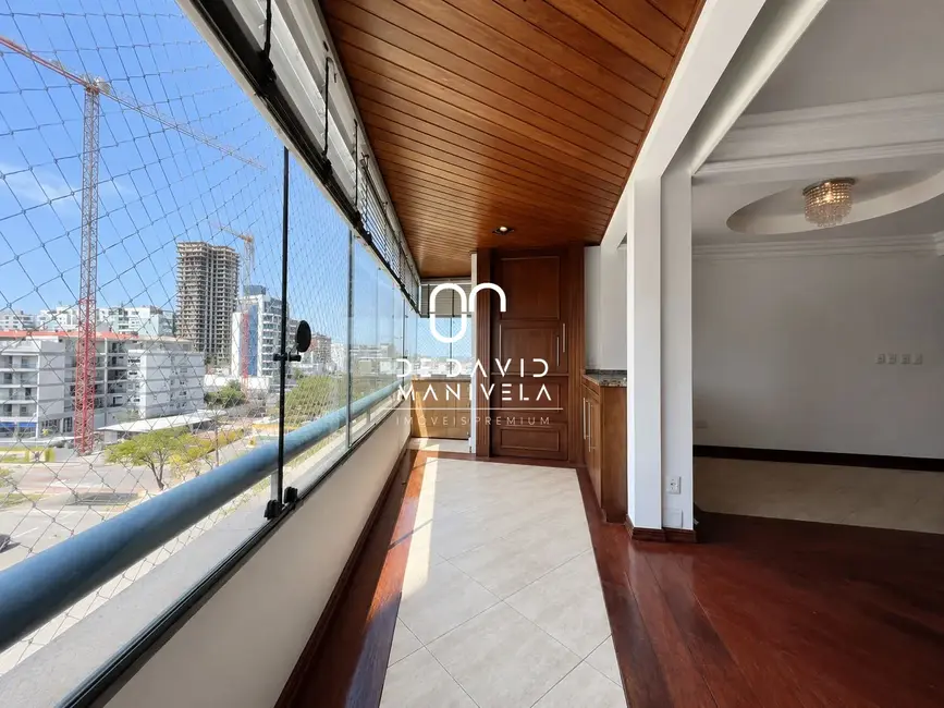 Apartamento com 3 quartos para alugar, 243m2 em Nossa Senhora Medianeira, Santa Maria - RS - imagem 3 Foto 3 de Apartamento com 3 quartos para alugar, 243m2 em Nossa Senhora Medianeira, Santa Maria - RS