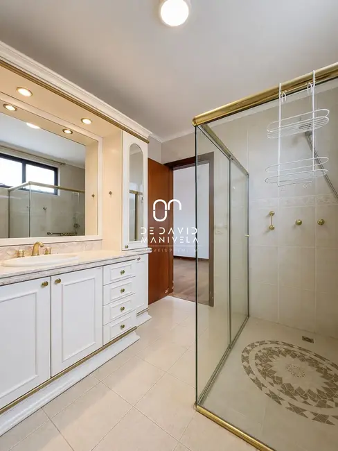 Apartamento com 3 quartos para alugar, 243m2 em Nossa Senhora Medianeira, Santa Maria - RS - imagem 9 Foto 9 de Apartamento com 3 quartos para alugar, 243m2 em Nossa Senhora Medianeira, Santa Maria - RS