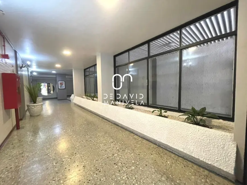 Foto 2 de Apartamento com 4 quartos à venda, 218m2 em Nossa Senhora Medianeira, Santa Maria - RS