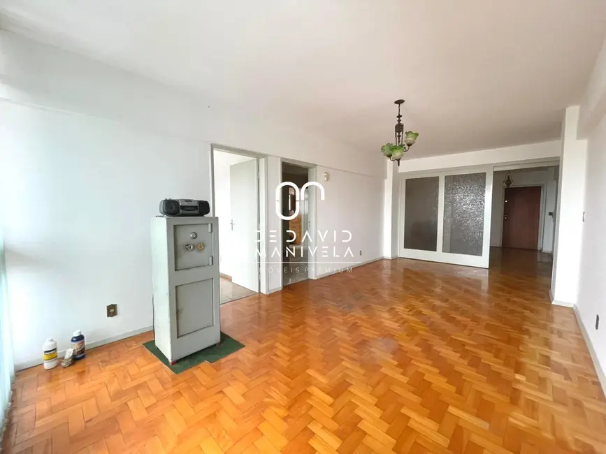 Foto 7 de Apartamento com 4 quartos à venda, 218m2 em Nossa Senhora Medianeira, Santa Maria - RS