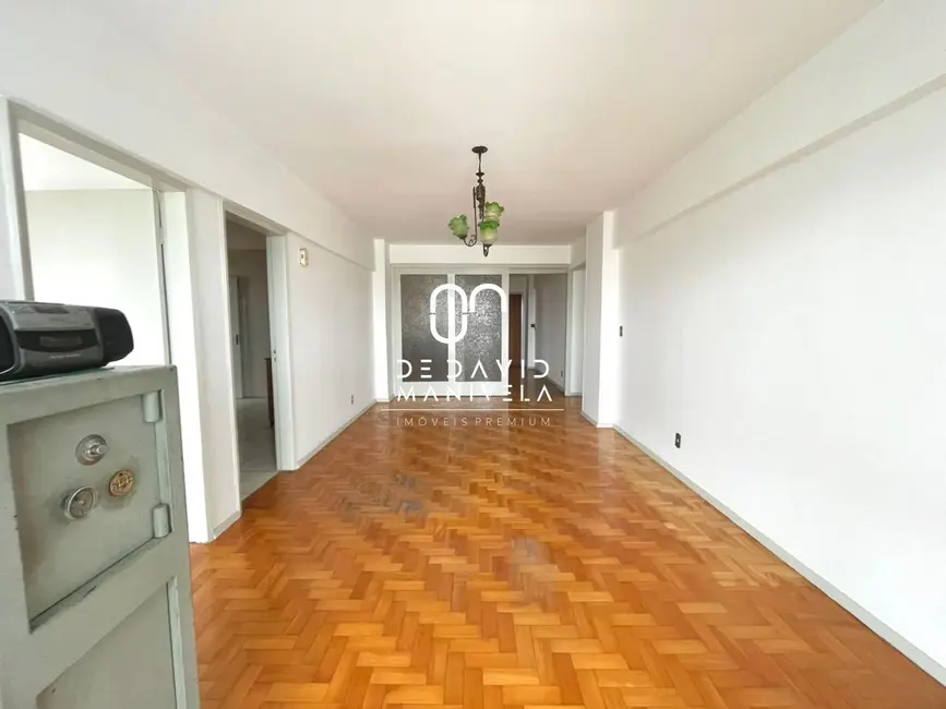 Foto 8 de Apartamento com 4 quartos à venda, 218m2 em Nossa Senhora Medianeira, Santa Maria - RS