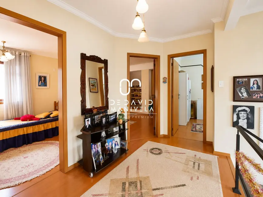 Casa com 4 quartos para alugar, 250m2 em Nossa Senhora do Rosário, Santa Maria - RS - imagem 8 Foto 8 de Casa com 4 quartos para alugar, 250m2 em Nossa Senhora do Rosário, Santa Maria - RS