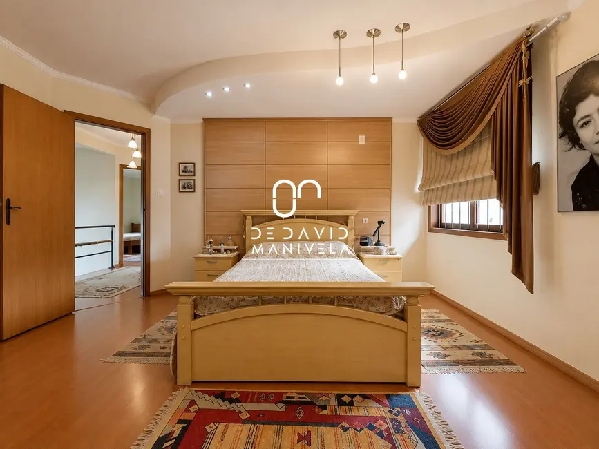 Casa com 4 quartos para alugar, 250m2 em Nossa Senhora do Rosário, Santa Maria - RS - imagem 9 Foto 9 de Casa com 4 quartos para alugar, 250m2 em Nossa Senhora do Rosário, Santa Maria - RS