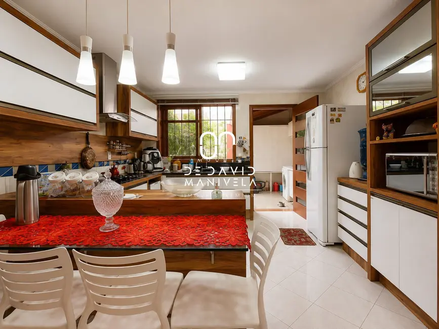 Casa com 4 quartos para alugar, 250m2 em Nossa Senhora do Rosário, Santa Maria - RS - imagem 6 Foto 6 de Casa com 4 quartos para alugar, 250m2 em Nossa Senhora do Rosário, Santa Maria - RS