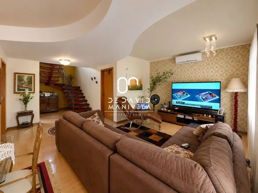 Casa com 4 quartos para alugar, 250m2 em Nossa Senhora do Rosário, Santa Maria - RS - imagem 3 Foto 3 de Casa com 4 quartos para alugar, 250m2 em Nossa Senhora do Rosário, Santa Maria - RS