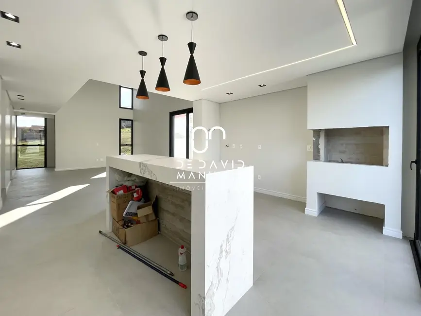 Foto 6 de Casa de Condomínio com 3 quartos à venda, 289m2 em Tomazetti, Santa Maria - RS