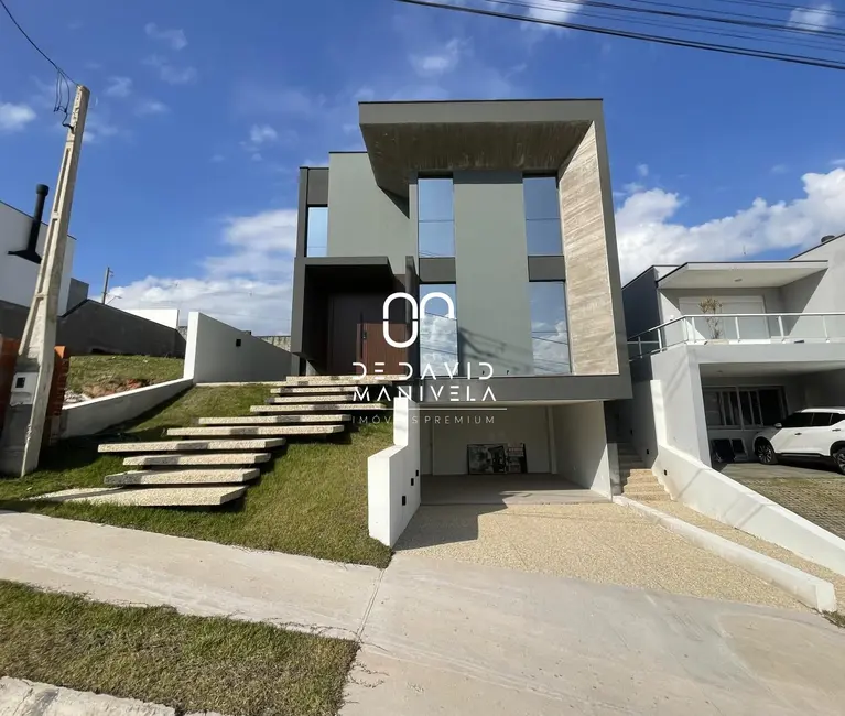 Foto 1 de Casa de Condomínio com 3 quartos à venda, 289m2 em Tomazetti, Santa Maria - RS