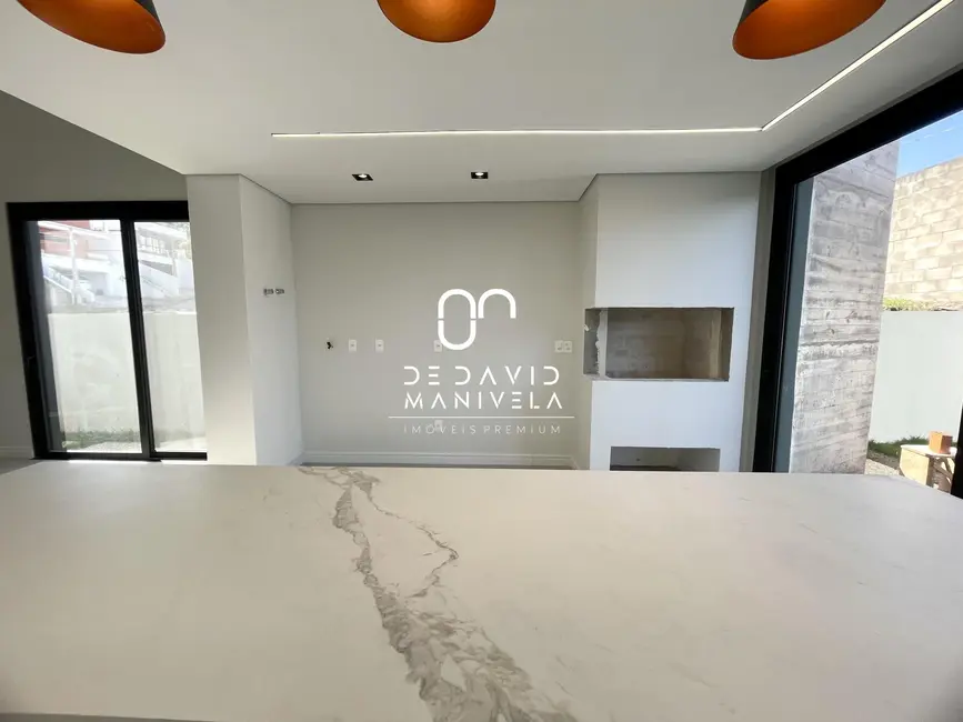 Foto 7 de Casa de Condomínio com 3 quartos à venda, 289m2 em Tomazetti, Santa Maria - RS