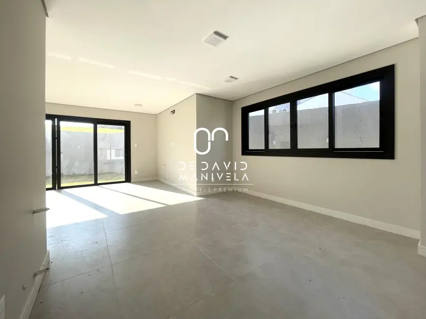 Casa de Condomínio com 4 quartos à venda, 271m2 em Tomazetti, Santa Maria - RS - imagem 9 Foto 9 de Casa de Condomínio com 4 quartos à venda, 271m2 em Tomazetti, Santa Maria - RS