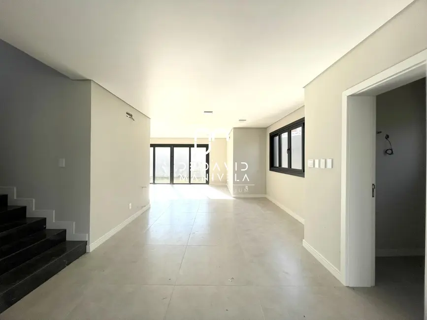 Casa de Condomínio com 4 quartos à venda, 271m2 em Tomazetti, Santa Maria - RS - imagem 8 Foto 8 de Casa de Condomínio com 4 quartos à venda, 271m2 em Tomazetti, Santa Maria - RS