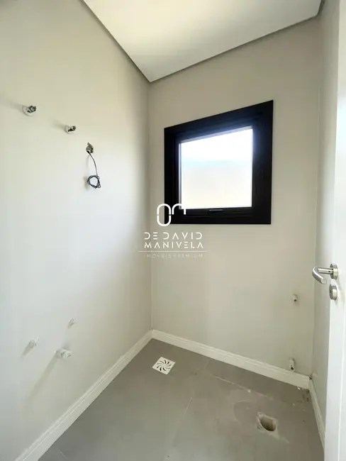 Casa de Condomínio com 4 quartos à venda, 271m2 em Tomazetti, Santa Maria - RS - imagem 7 Foto 7 de Casa de Condomínio com 4 quartos à venda, 271m2 em Tomazetti, Santa Maria - RS