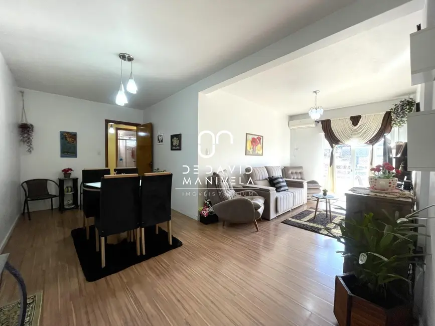 Foto 3 de Apartamento com 3 quartos à venda, 107m2 em Nossa Senhora de Fátima, Santa Maria - RS