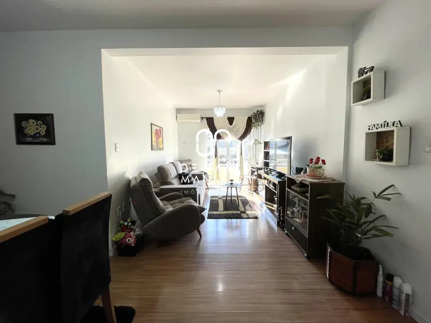 Foto 4 de Apartamento com 3 quartos à venda, 107m2 em Nossa Senhora de Fátima, Santa Maria - RS