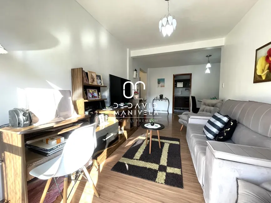 Foto 9 de Apartamento com 3 quartos à venda, 107m2 em Nossa Senhora de Fátima, Santa Maria - RS