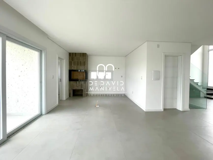 Casa de Condomínio com 3 quartos para alugar, 199m2 em Tomazetti, Santa Maria - RS - imagem 8 Foto 8 de Casa de Condomínio com 3 quartos para alugar, 199m2 em Tomazetti, Santa Maria - RS