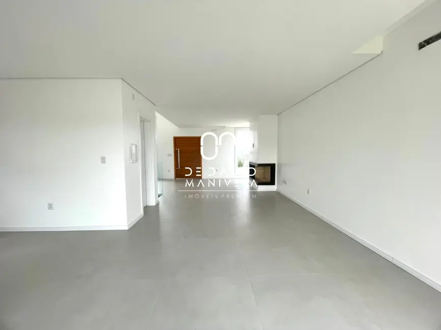 Casa de Condomínio com 3 quartos para alugar, 199m2 em Tomazetti, Santa Maria - RS - imagem 6 Foto 6 de Casa de Condomínio com 3 quartos para alugar, 199m2 em Tomazetti, Santa Maria - RS
