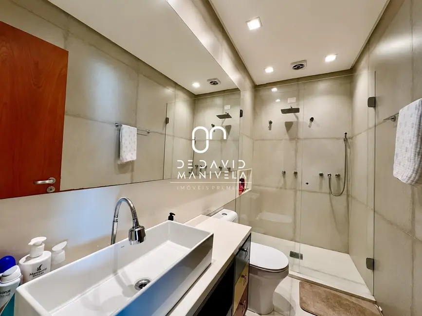 Foto 6 de Casa com 3 quartos à venda, 229m2 em Tomazetti, Santa Maria - RS