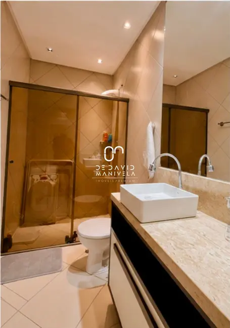 Foto 9 de Casa com 3 quartos à venda, 229m2 em Tomazetti, Santa Maria - RS