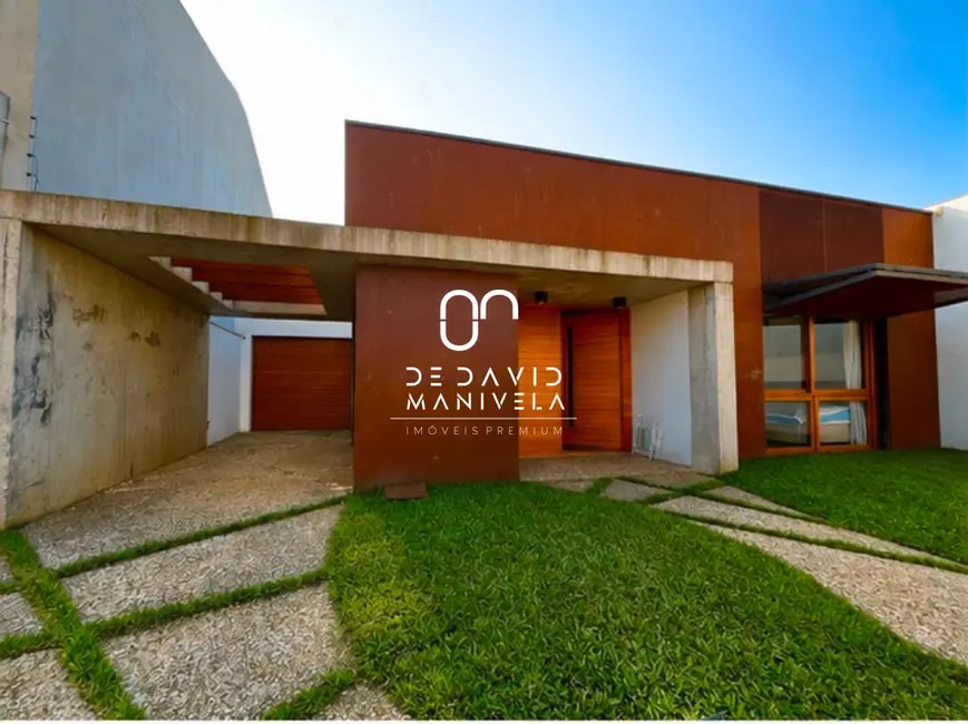 Foto 1 de Casa com 3 quartos à venda, 229m2 em Tomazetti, Santa Maria - RS