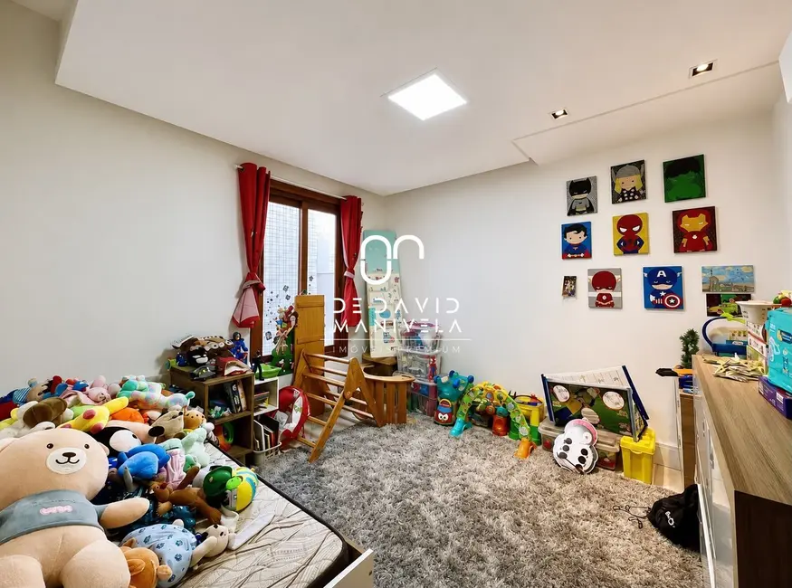 Foto 5 de Casa com 3 quartos à venda, 229m2 em Tomazetti, Santa Maria - RS