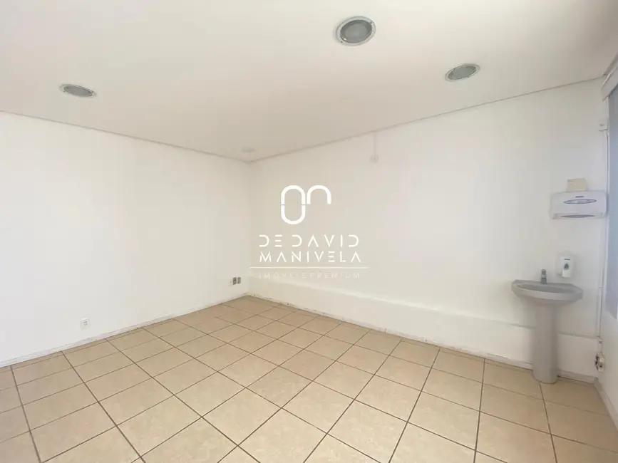 Loja com 7 quartos para alugar, 129m2 em Centro, Santa Maria - RS - imagem 5 Foto 5 de Loja com 7 quartos para alugar, 129m2 em Centro, Santa Maria - RS