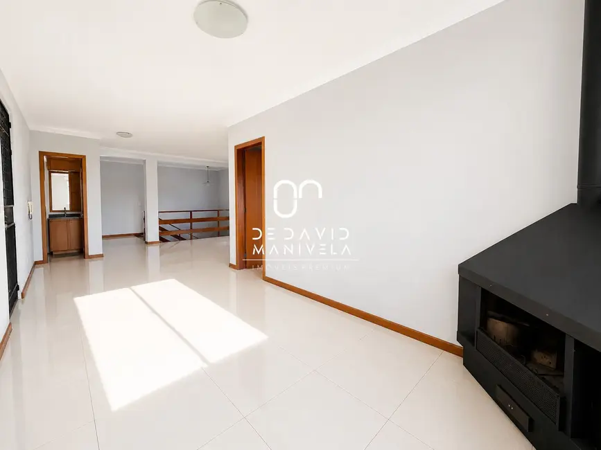 Foto 4 de Cobertura com 4 quartos para alugar, 181m2 em Nossa Senhora Medianeira, Santa Maria - RS