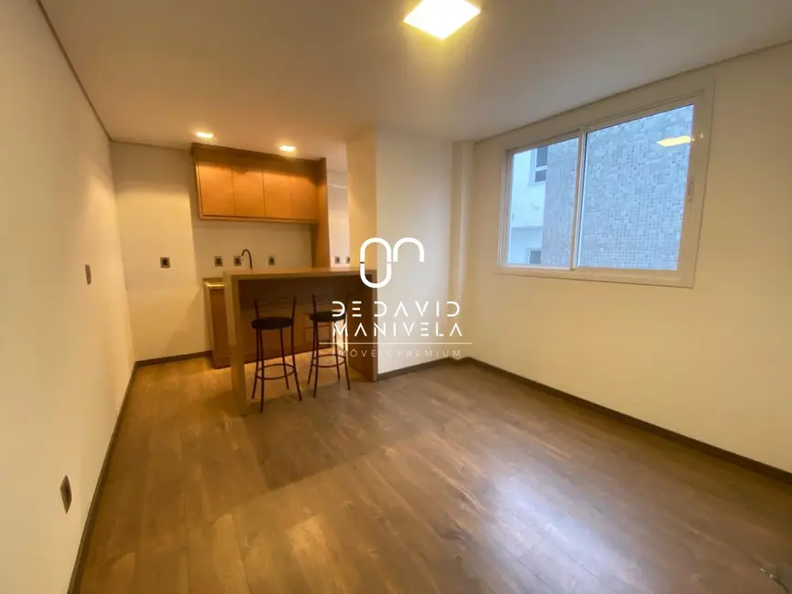 Foto 3 de Apartamento com 1 quarto para alugar, 34m2 em Centro, Santa Maria - RS