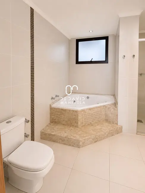 Foto 6 de Apartamento com 3 quartos à venda, 190m2 em Nossa Senhora de Lourdes, Santa Maria - RS