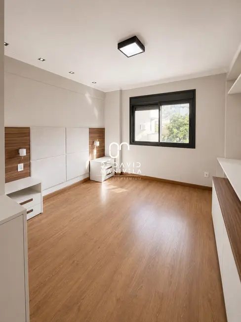 Foto 4 de Apartamento com 3 quartos à venda, 190m2 em Nossa Senhora de Lourdes, Santa Maria - RS