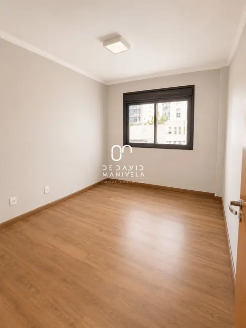 Foto 9 de Apartamento com 3 quartos à venda, 190m2 em Nossa Senhora de Lourdes, Santa Maria - RS