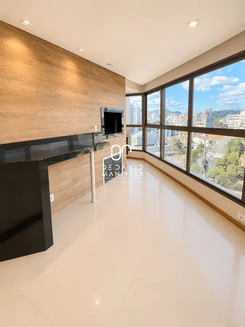 Foto 2 de Apartamento com 3 quartos à venda, 190m2 em Nossa Senhora de Lourdes, Santa Maria - RS