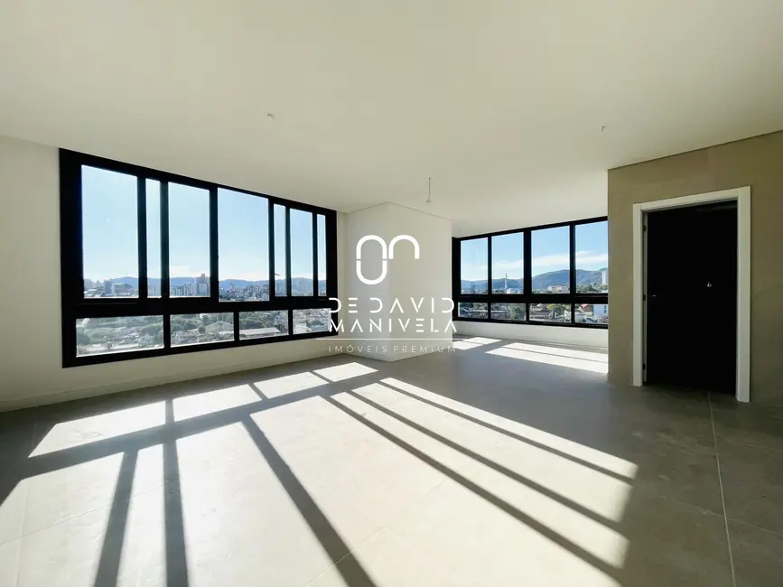 Foto 2 de Apartamento com 3 quartos à venda, 135m2 em Nossa Senhora de Lourdes, Santa Maria - RS