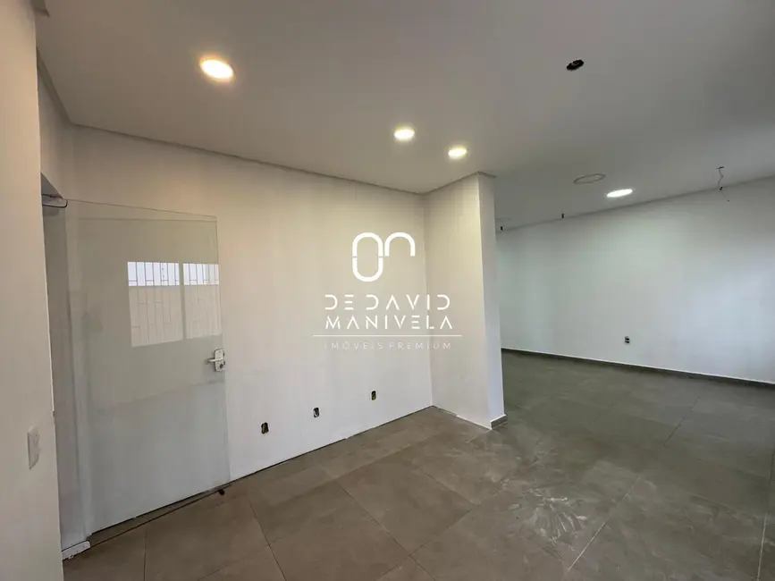Loja para alugar, 143m2 em Nossa Senhora Medianeira, Santa Maria - RS - imagem 4 Foto 4 de Loja para alugar, 143m2 em Nossa Senhora Medianeira, Santa Maria - RS