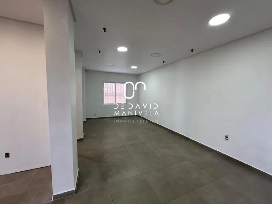 Loja para alugar, 143m2 em Nossa Senhora Medianeira, Santa Maria - RS - imagem 3 Foto 3 de Loja para alugar, 143m2 em Nossa Senhora Medianeira, Santa Maria - RS
