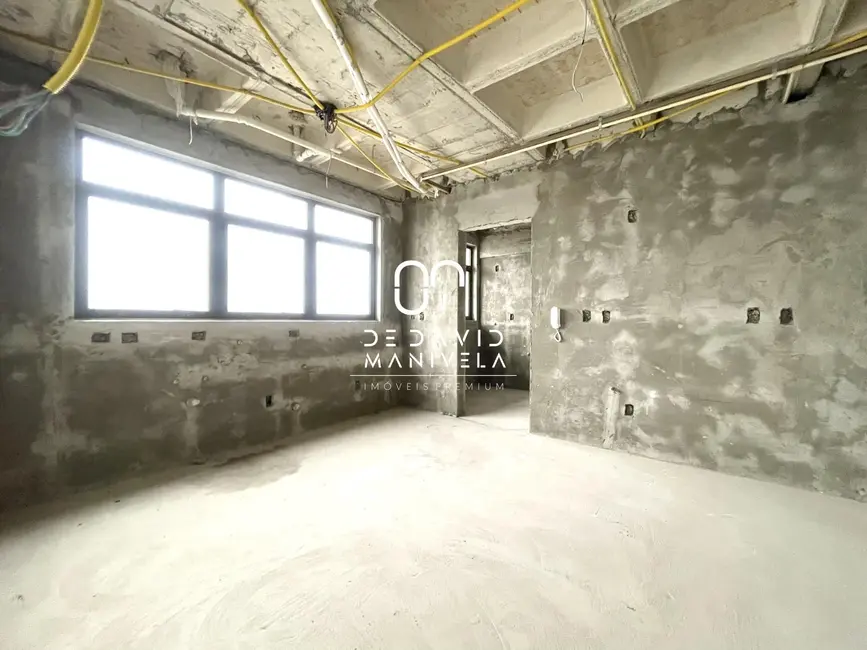 Foto 9 de Apartamento com 3 quartos à venda, 176m2 em Nossa Senhora Medianeira, Santa Maria - RS