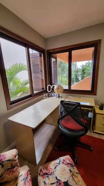 Casa com 4 quartos à venda, 364m2 em Nonoai, Santa Maria - RS - imagem 9 Foto 9 de Casa com 4 quartos à venda, 364m2 em Nonoai, Santa Maria - RS