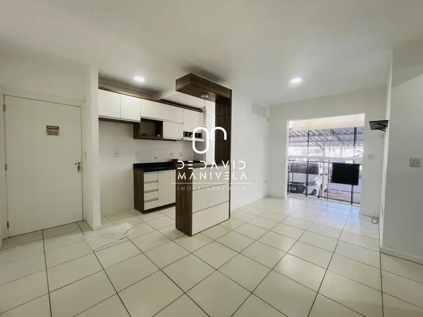 Apartamento com 2 quartos para alugar, 60m2 em Nossa Senhora Medianeira, Santa Maria - RS - imagem 1 Foto 1 de Apartamento com 2 quartos para alugar, 60m2 em Nossa Senhora Medianeira, Santa Maria - RS