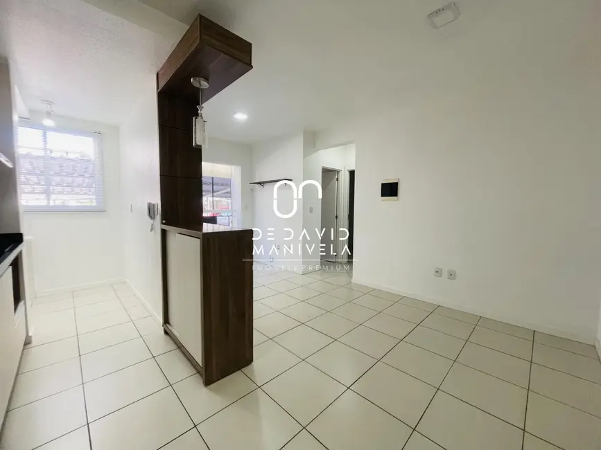 Apartamento com 2 quartos para alugar, 60m2 em Nossa Senhora Medianeira, Santa Maria - RS - imagem 2 Foto 2 de Apartamento com 2 quartos para alugar, 60m2 em Nossa Senhora Medianeira, Santa Maria - RS