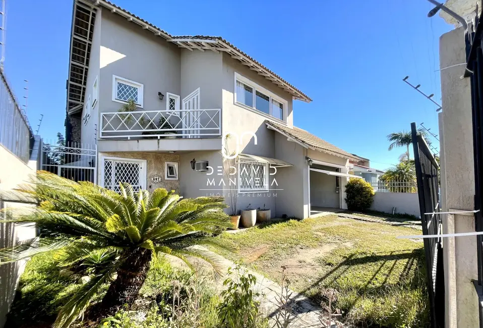 Casa com 3 quartos à venda, 277m2 em Camobi, Santa Maria - RS - imagem 1 Foto 1 de Casa com 3 quartos à venda, 277m2 em Camobi, Santa Maria - RS