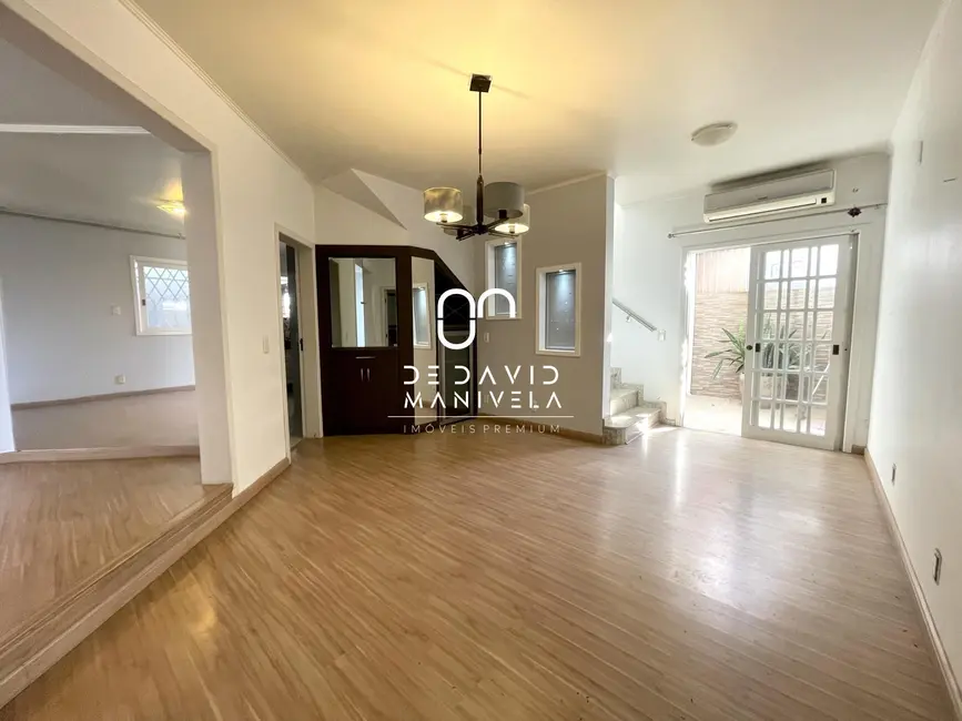 Casa com 3 quartos à venda, 277m2 em Camobi, Santa Maria - RS - imagem 2 Foto 2 de Casa com 3 quartos à venda, 277m2 em Camobi, Santa Maria - RS