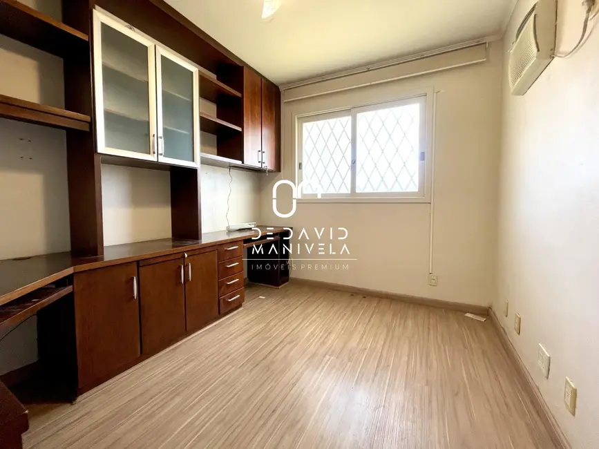 Casa com 3 quartos à venda, 277m2 em Camobi, Santa Maria - RS - imagem 4 Foto 4 de Casa com 3 quartos à venda, 277m2 em Camobi, Santa Maria - RS