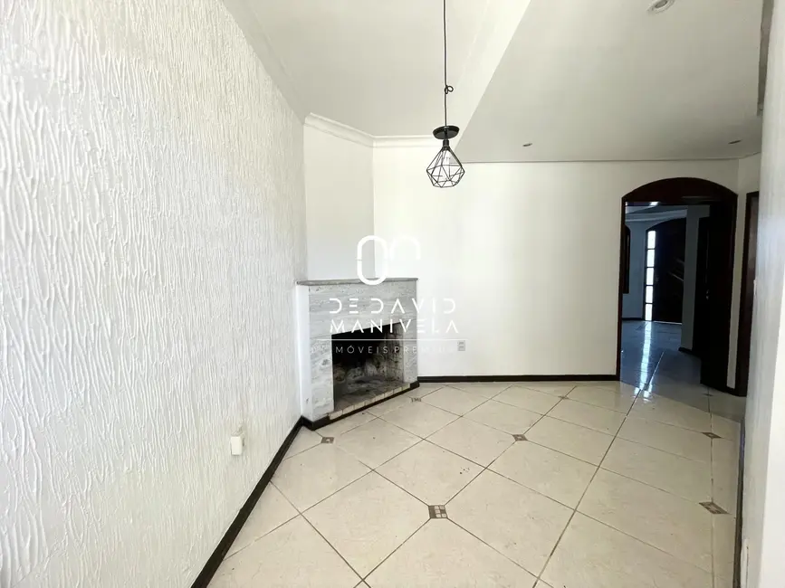 Casa com 4 quartos à venda, 269m2 em Camobi, Santa Maria - RS - imagem 6 Foto 6 de Casa com 4 quartos à venda, 269m2 em Camobi, Santa Maria - RS