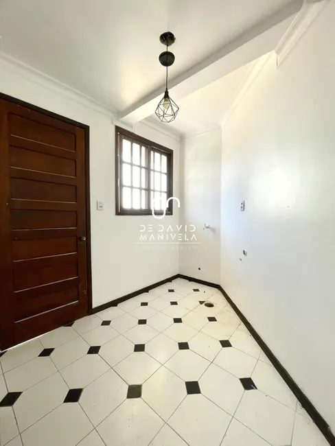 Casa com 4 quartos à venda, 269m2 em Camobi, Santa Maria - RS - imagem 5 Foto 5 de Casa com 4 quartos à venda, 269m2 em Camobi, Santa Maria - RS