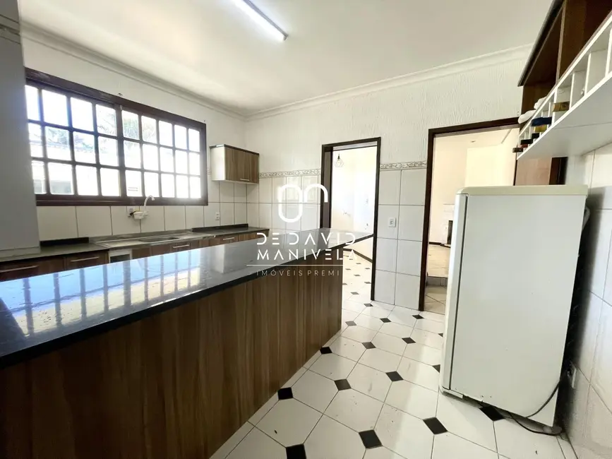 Casa com 4 quartos à venda, 269m2 em Camobi, Santa Maria - RS - imagem 7 Foto 7 de Casa com 4 quartos à venda, 269m2 em Camobi, Santa Maria - RS