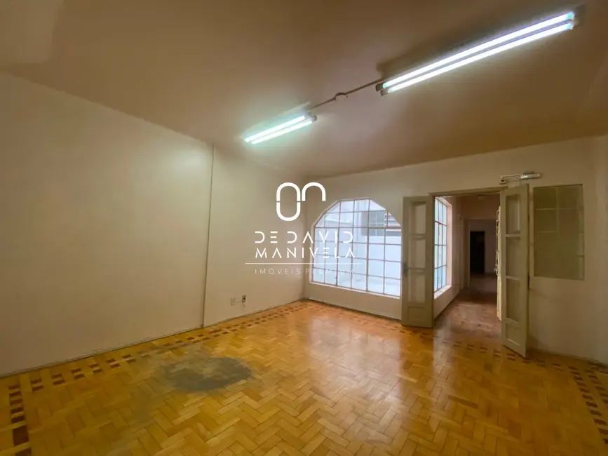 Apartamento com 3 quartos para alugar, 165m2 em Centro, Santa Maria - RS - imagem 1 Foto 1 de Apartamento com 3 quartos para alugar, 165m2 em Centro, Santa Maria - RS