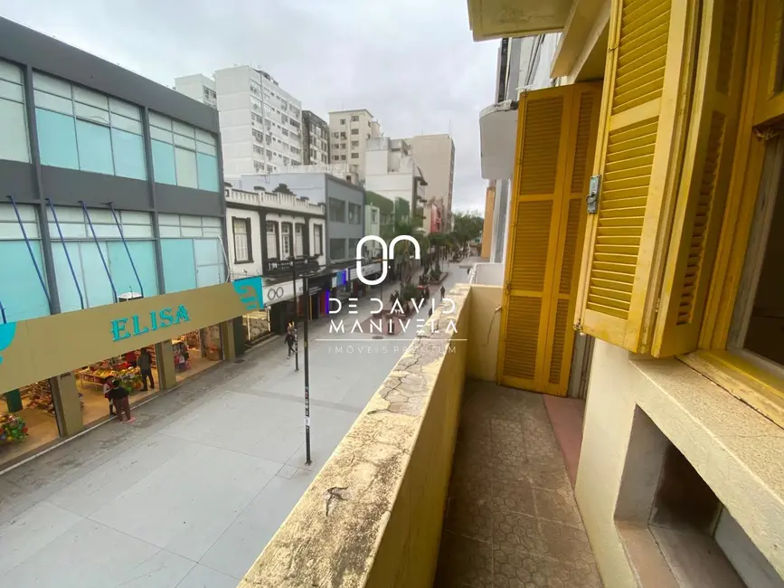 Apartamento com 3 quartos para alugar, 165m2 em Centro, Santa Maria - RS - imagem 8 Foto 8 de Apartamento com 3 quartos para alugar, 165m2 em Centro, Santa Maria - RS
