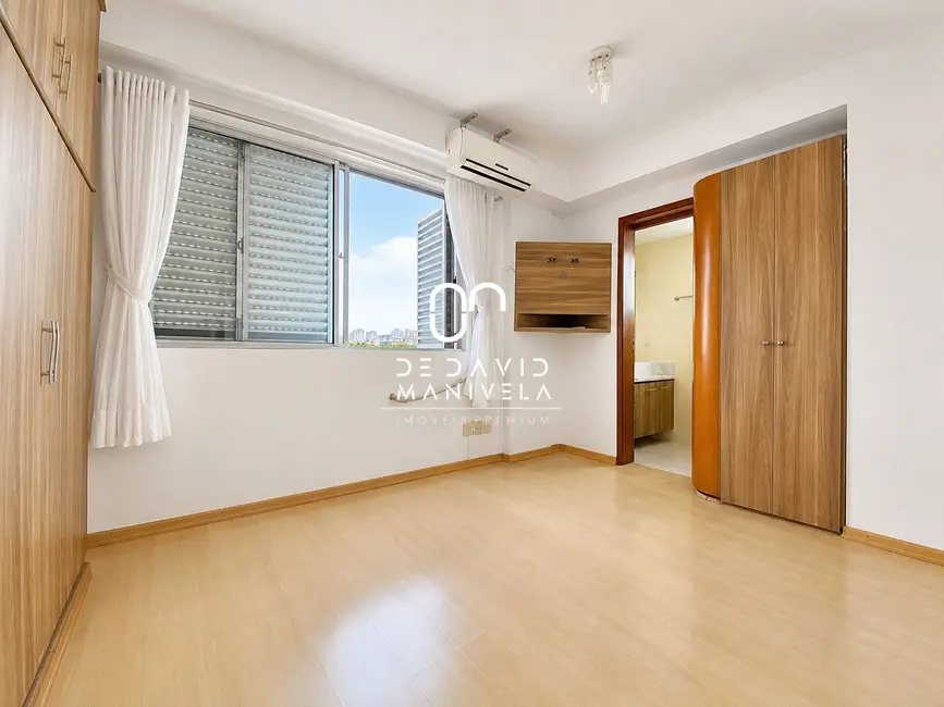Apartamento com 3 quartos para alugar, 200m2 em Centro, Santa Maria - RS - imagem 8 Foto 8 de Apartamento com 3 quartos para alugar, 200m2 em Centro, Santa Maria - RS
